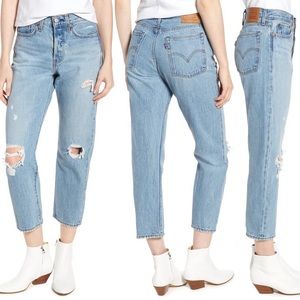 Levi’s Wedgie Ripped Straight Jeans